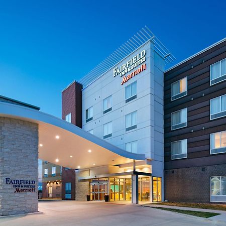 Fairfield Inn & Suites By Marriott Lincoln Airport Exteriör bild